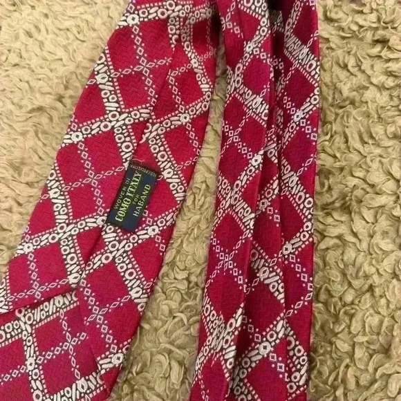 Handcrafted Maroon Patterned Tie by Gordon - Picture 2 of 5